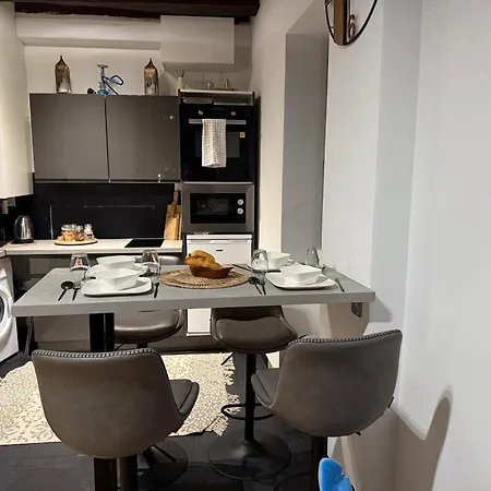 Le Cocon De Lilo Et Stitch דירה מונטראו-פו-יונה